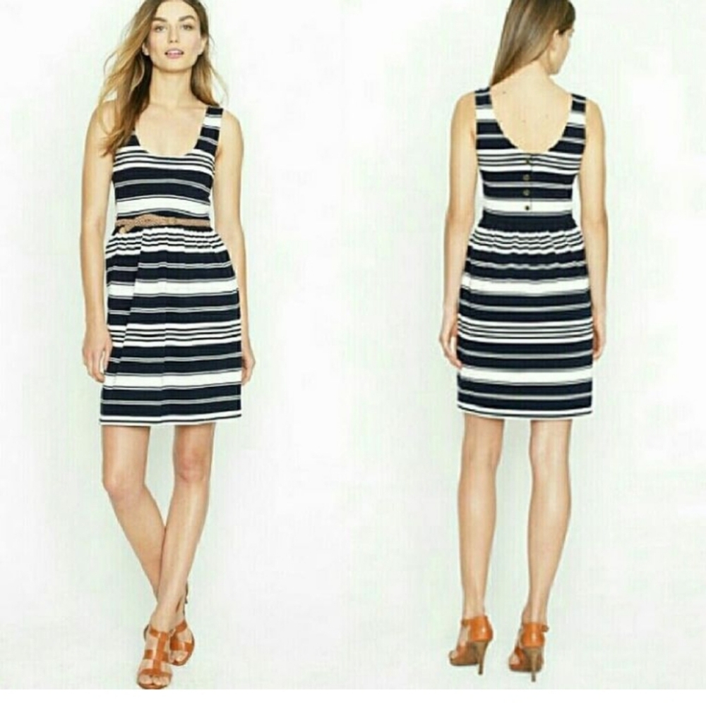 🆓⛵️ J. Crew ⛵Reversible 2-Way button stripE FREEW/ANY$30BUNDLE❣️ - Picture 8 of 9